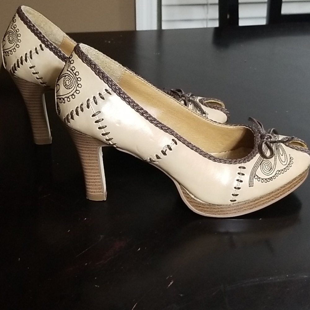 Bongo Heels